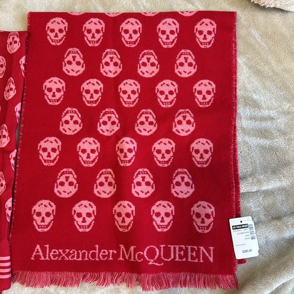 Two Alexander McQueen scarves - Picture 2 of 2